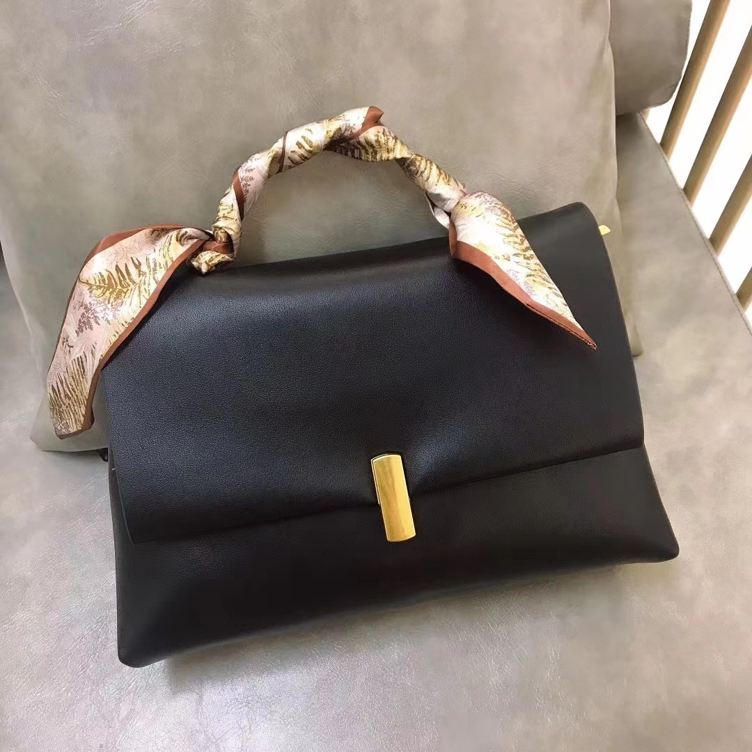 Hot Sale 2021 Style New Fashion Straddle Women's Handbag European And American Shoulder Tote Bag Hasp Style PU Paisley BagVoyage