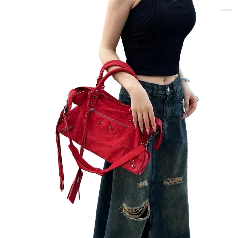 Totes Retro Red Commuter Middle Ages Bag Women's 2024 Large Capacity Tote High End Western Style Handbag Crossbody Motorcycle