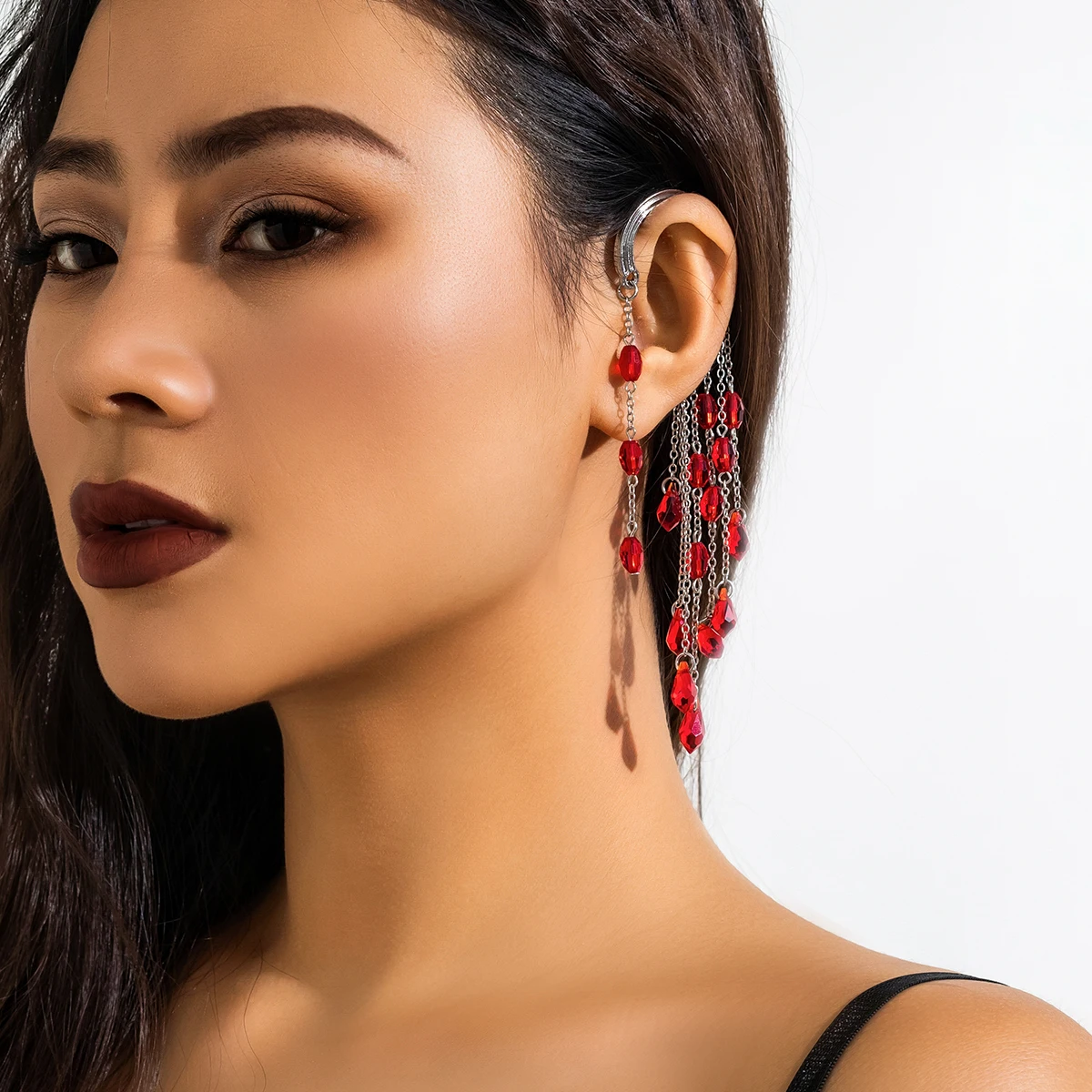 Ingemark 1PC Long 2025 Tassel Red Crystal Clip Earring for Women Wedding Bridal Elf No Piercing new Fake Cartilage Ear Bone Clips Jewelry