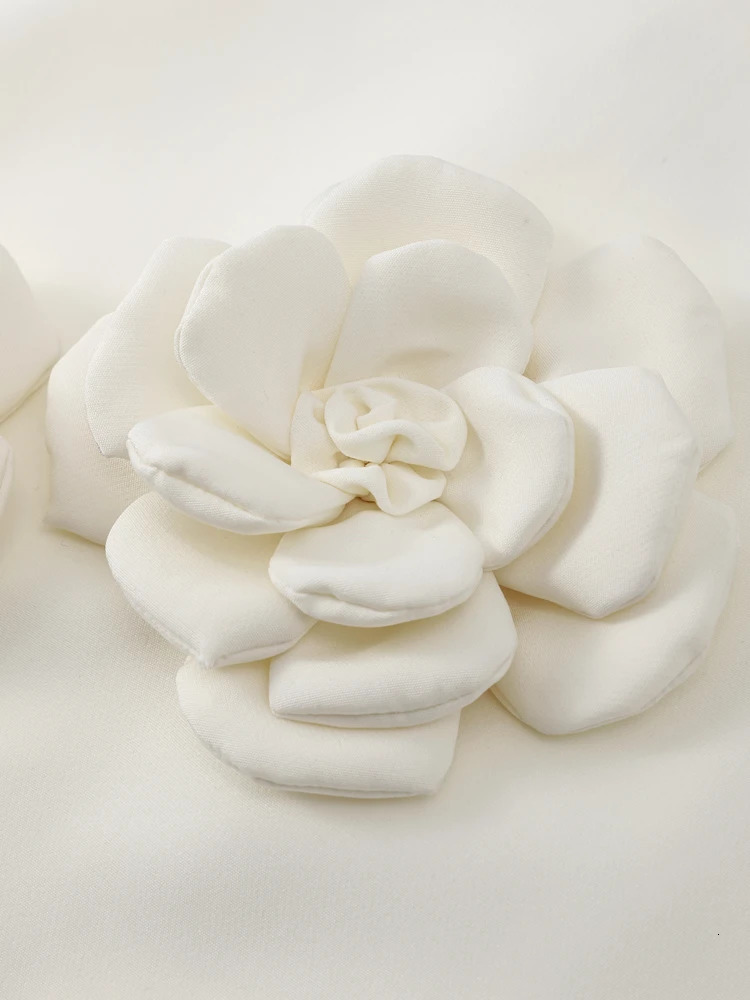 Elegant Flower Two Piece Set Women White Sleeveless Oneck Top Mini Skirts Sets Female 2024 Sping Summer Slim Ladies Suit 240403