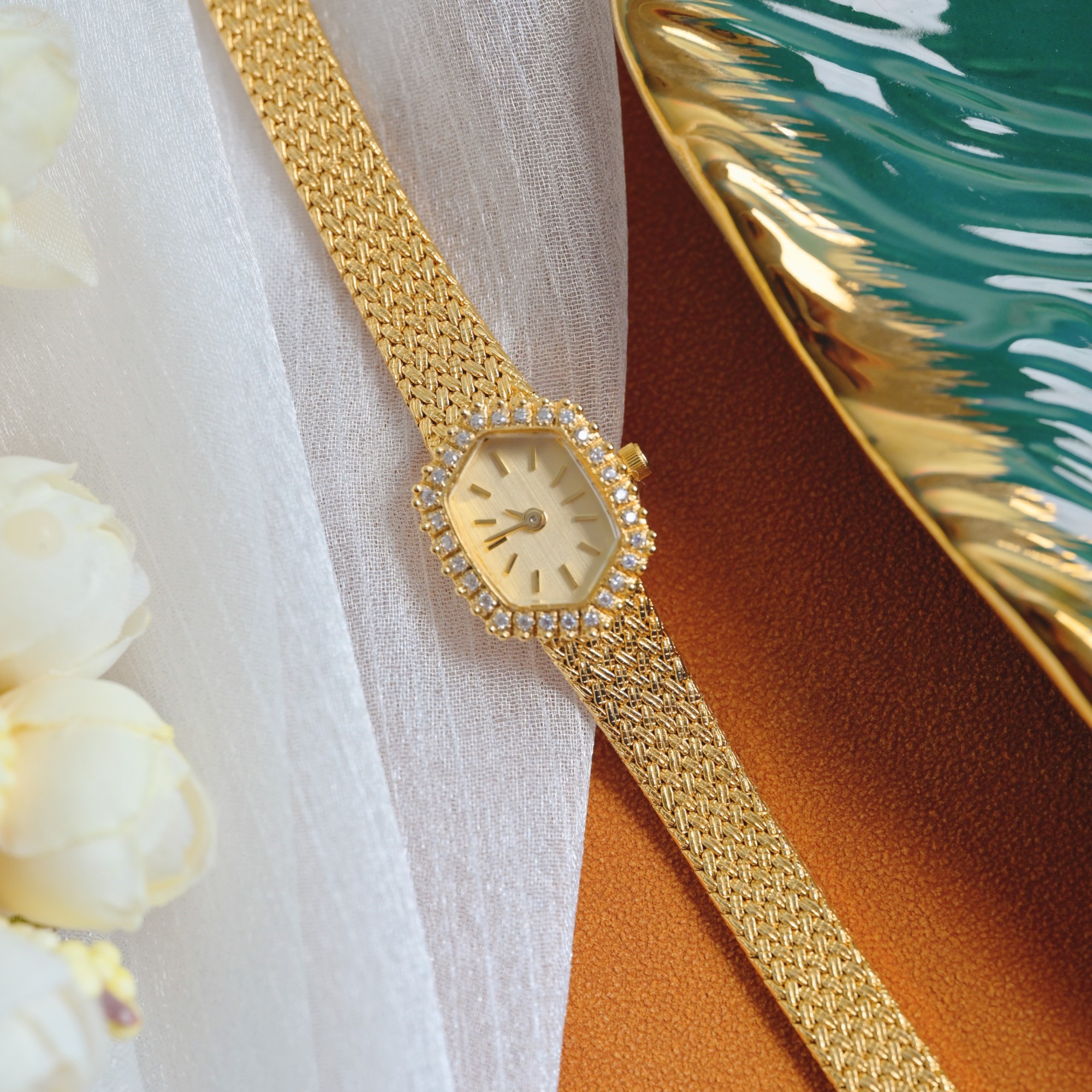 Vintage Small Dial 2023 Women's Watch Antique Diamond Retro Luxury Elegant Gifts Brass Band 18K Gold Plated High Quality
