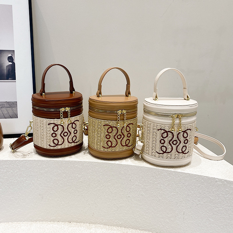 This years bag 2024 fashion embroidery thread letter texture ins internet celebrity handbag crossbody cylindrical bag for women 220315