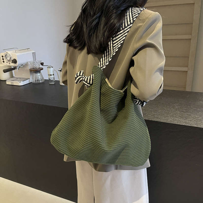 Contrasting Colors Interior Compartment Tote Sewing Thread Hot Sale Bags for Women Large Capacity Nylon Women's Handbags