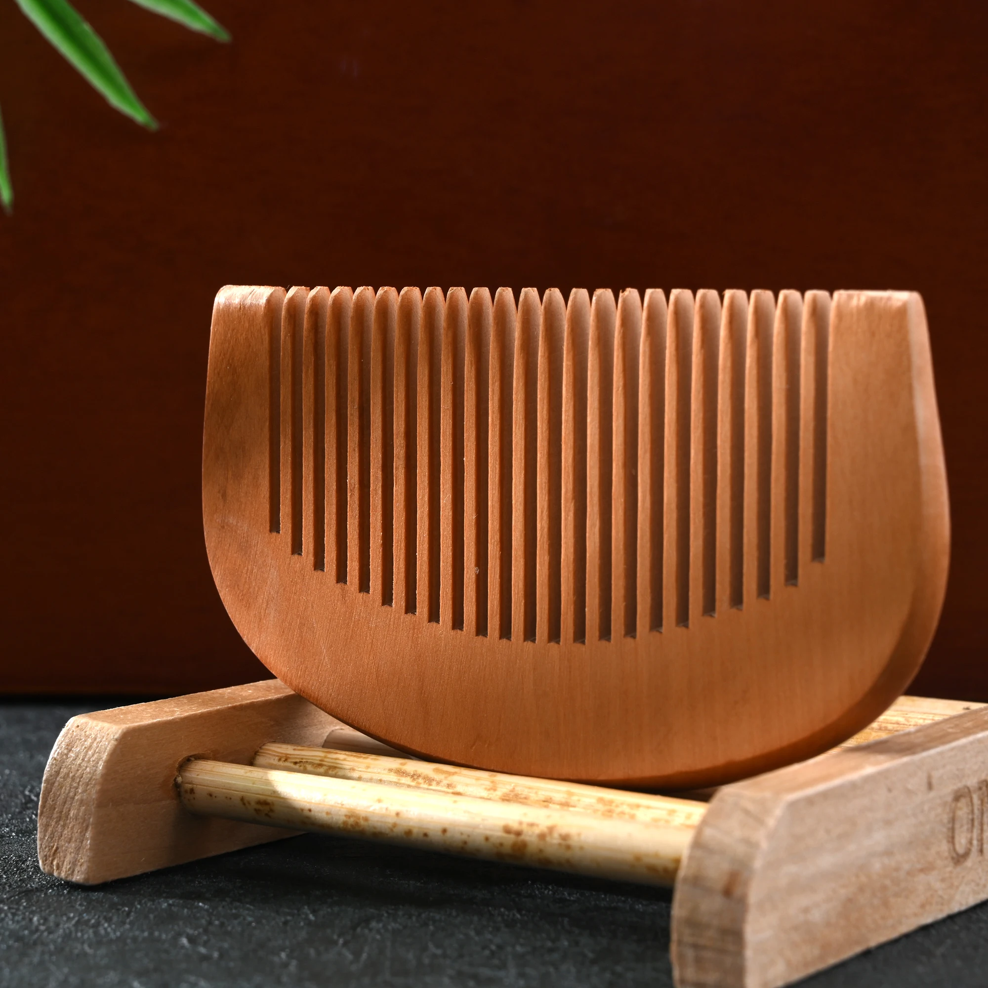 Trendy Hair Engraved Natural Peach Wood Wooden Comb Hair Brush Lice Comb Anti-Static Beard Comb Tool Hair Accessories
