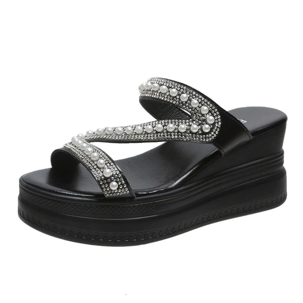 Summer Matsu Cake for Women 2024 New Outwear: Mesh Red and Pearl Slope with Women's Slippers Instagram Trendy ddmythur