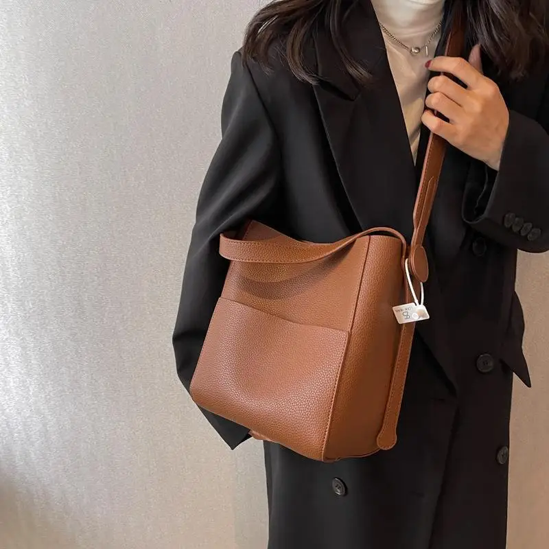 IN BLUE fry large capacity Commuting essentials Basic All-in-one simple wide shoulder bucket bag crossbody bag