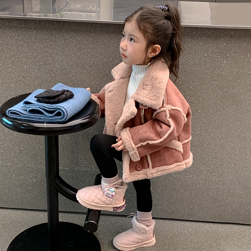 Designer shoes Children's clothing jacket autumn and 2024 new item for little girls, children's fur integrated winter clothing, pink top, fr