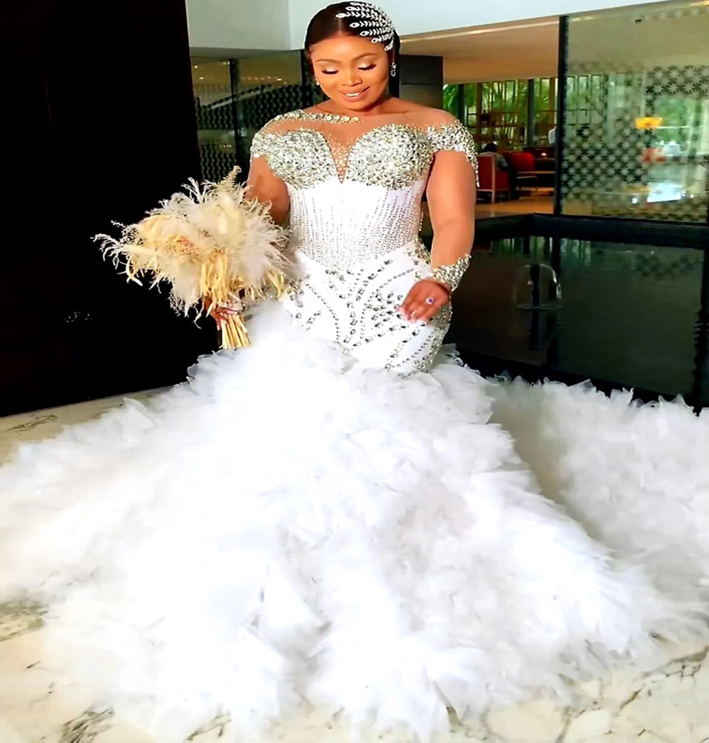 Bridal Ensemble in Traditional Arabian Style - Tailored White Mermaid Dress with Embellished Tulle and Beading Detail Free shipping