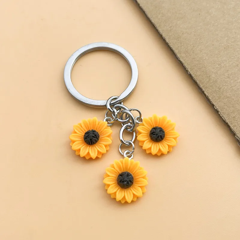 New Flower Resin Suower Keychain Golden Sun flowers Keychain Cute Simplicity Style Daisy Flower Keychain Best Friend Gifts smile
