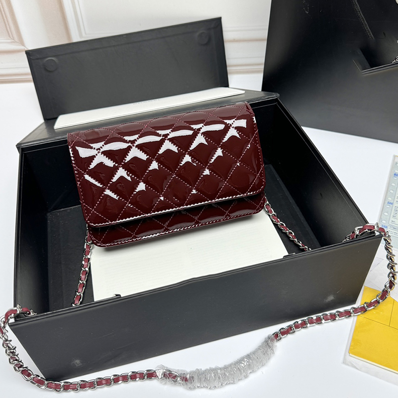 Woc Designer Womens Shoulder Bag 20cm Classic Dark Red Shiny Patent Leather Diamond Flap Gold Hardware Metal Turnbuckle Luxury Tote Matelasse Chain Crossbody Bags