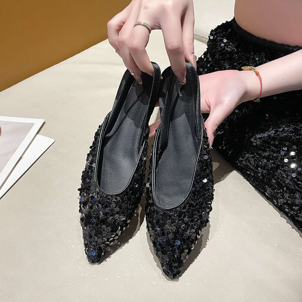 Light Small Fragrant Sandals for 2023 Summer New Low Heel French Niche High-end Sequin Bun Women's Shoes ddmythur
