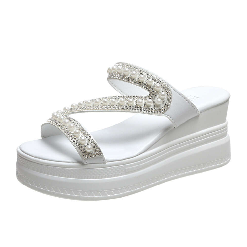 Summer Matsu Cake for Women 2024 New Outwear: Mesh Red and Pearl Slope with Women's Slippers Instagram Trendy ddmythur