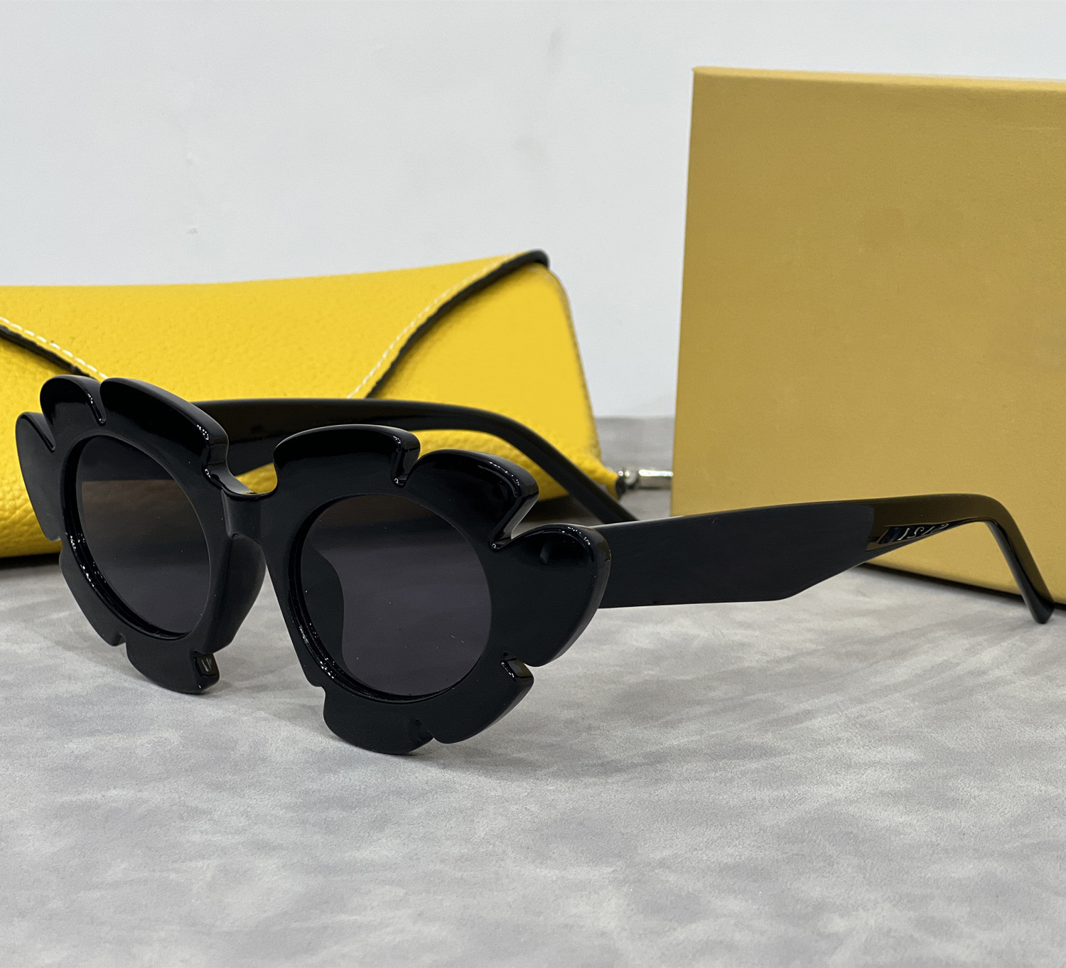 Designer Sunglasses for Women Mens Sunglasses Men Eyeglasses Goggles Classic Style Eyewear Shades Fashion Outdoor UV400 Travel Beach Sports Driving Sun Glasses 99