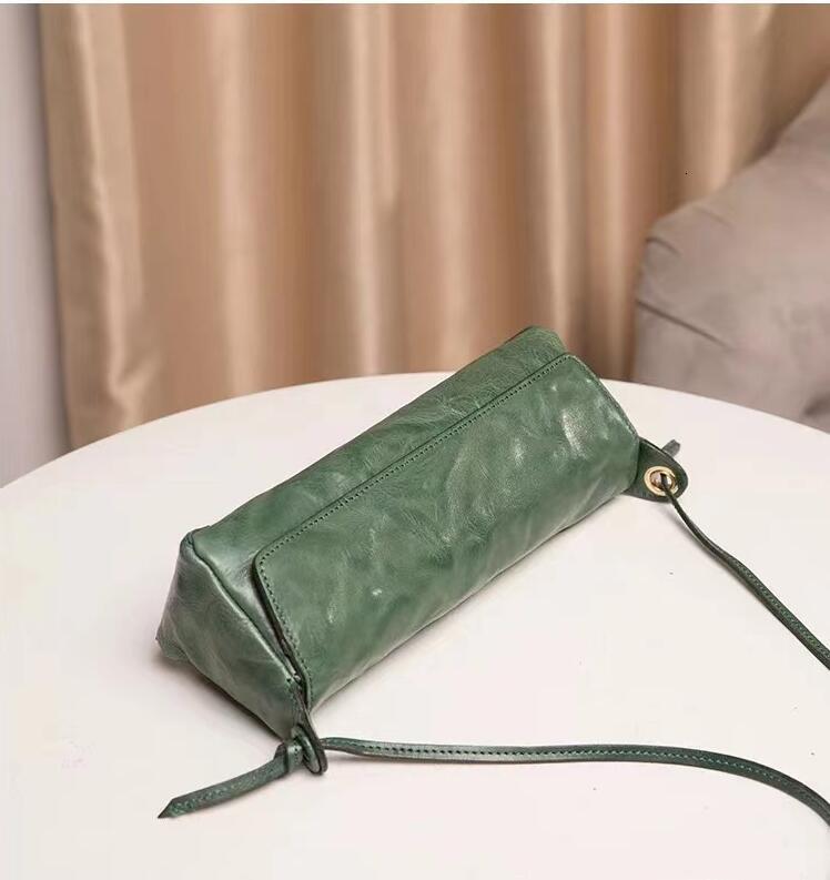 Vegetable Tanned First Layer Cowhide Women's Long Magnetic Buckle European And American Retro Messenger Bag Genuine Leather Hasp Style BagVoyage