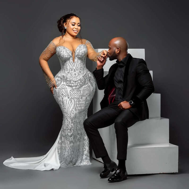 2024 Arabic Aso Ebi Plus Size Urious White Mermaid Wedding Dresses Beaded Crystals Sheer Neck Bridal Gowns Dress