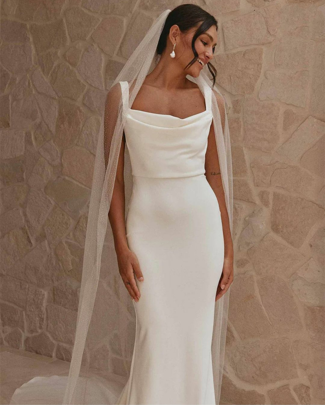 Elegant Long Mermaid Cowl Neck Wedding Dresses Trumpet Crepe Open Back Ivory Sweep Train Vestidos de Novia Abendkleid Bridal Gown for Women