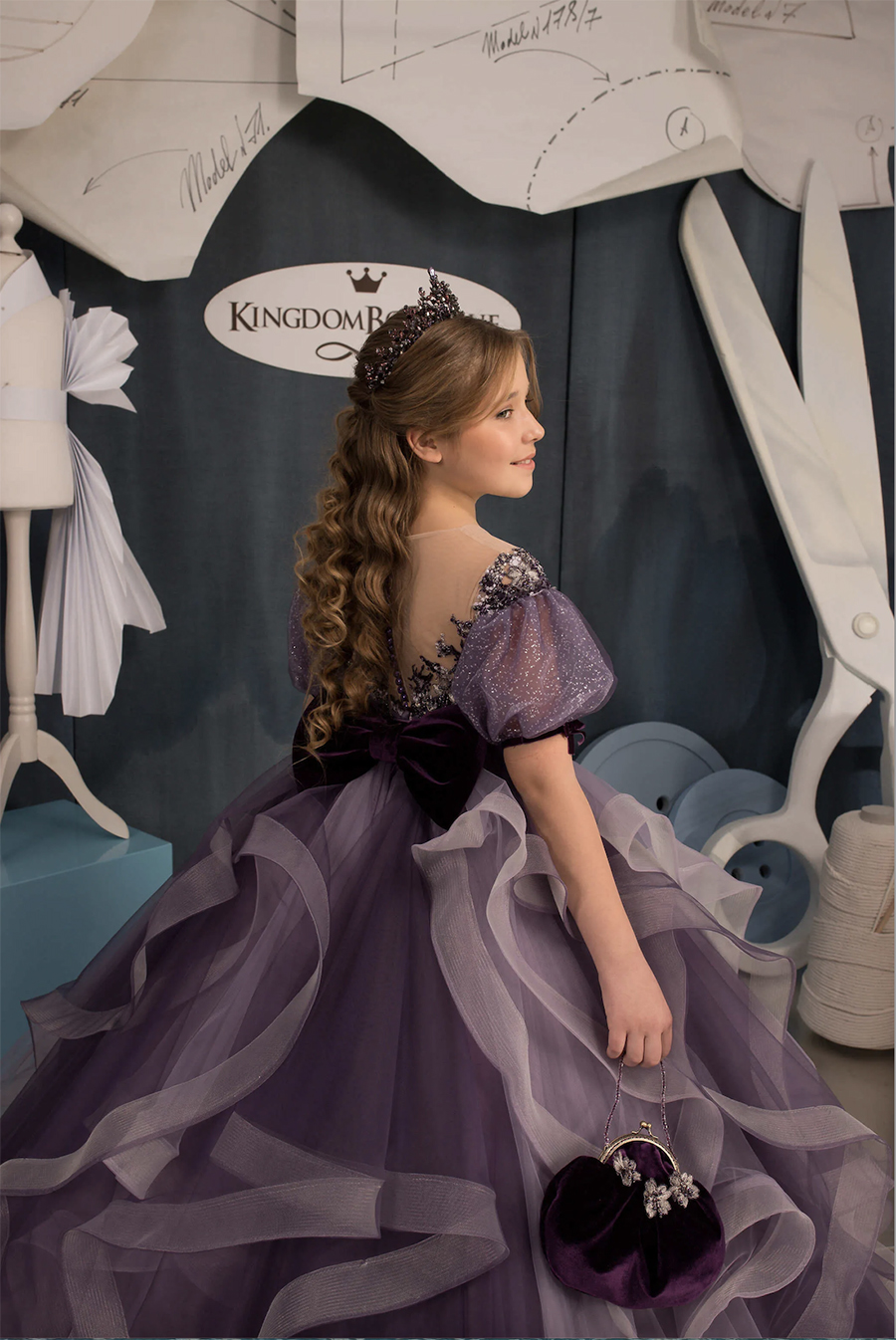 2024 New Purple Little Girls Pageant Dresses Beaded Crystals Ball Gown Crew Neck Kids Toddler wer Prom Party Gowns for Weddings cascading ruffles