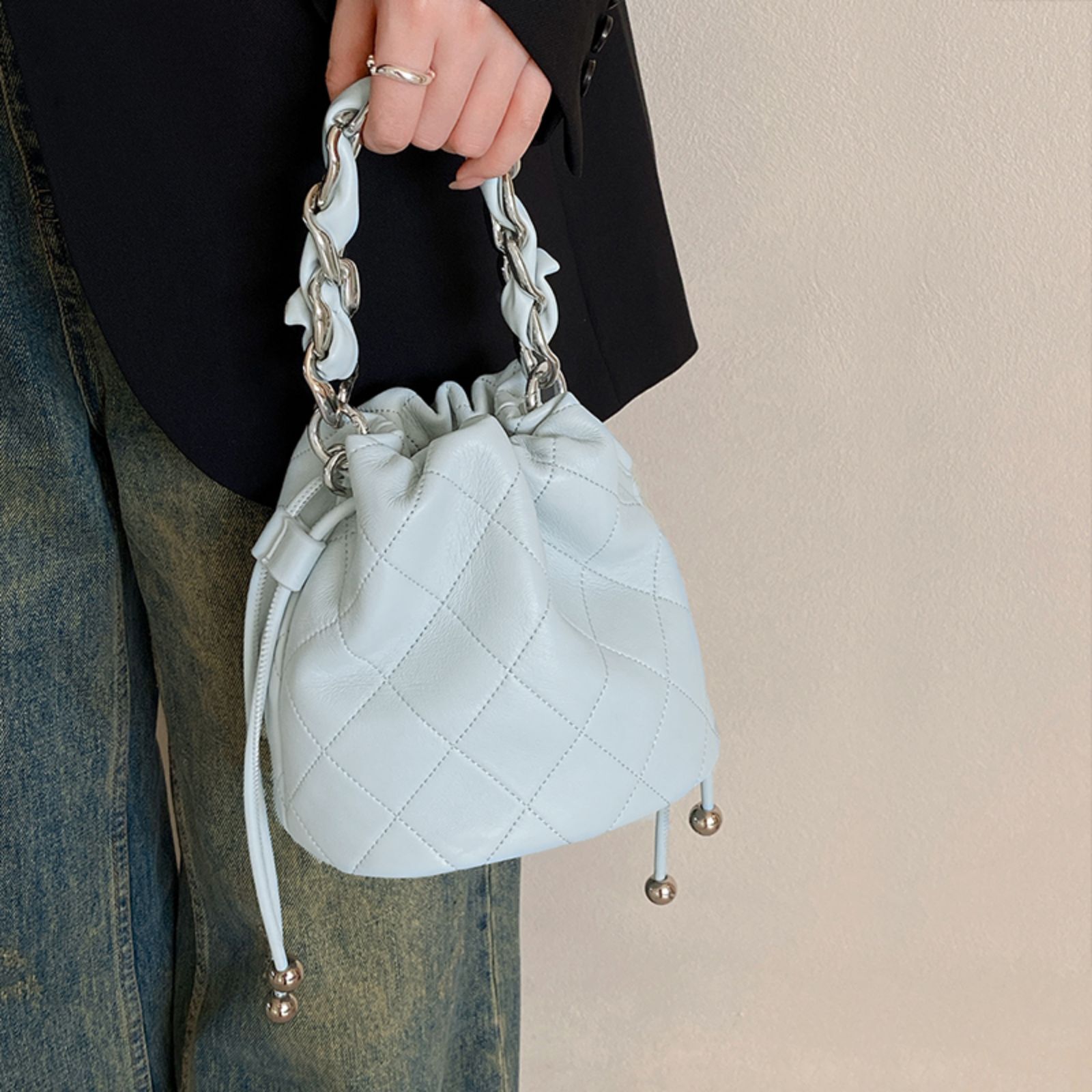Genuine Leather Quilted Drawstring Bucket Bag Women With Chain Strap Crossbody Handbag For Daily Use And Commuting No Zipper Style BagVoyage