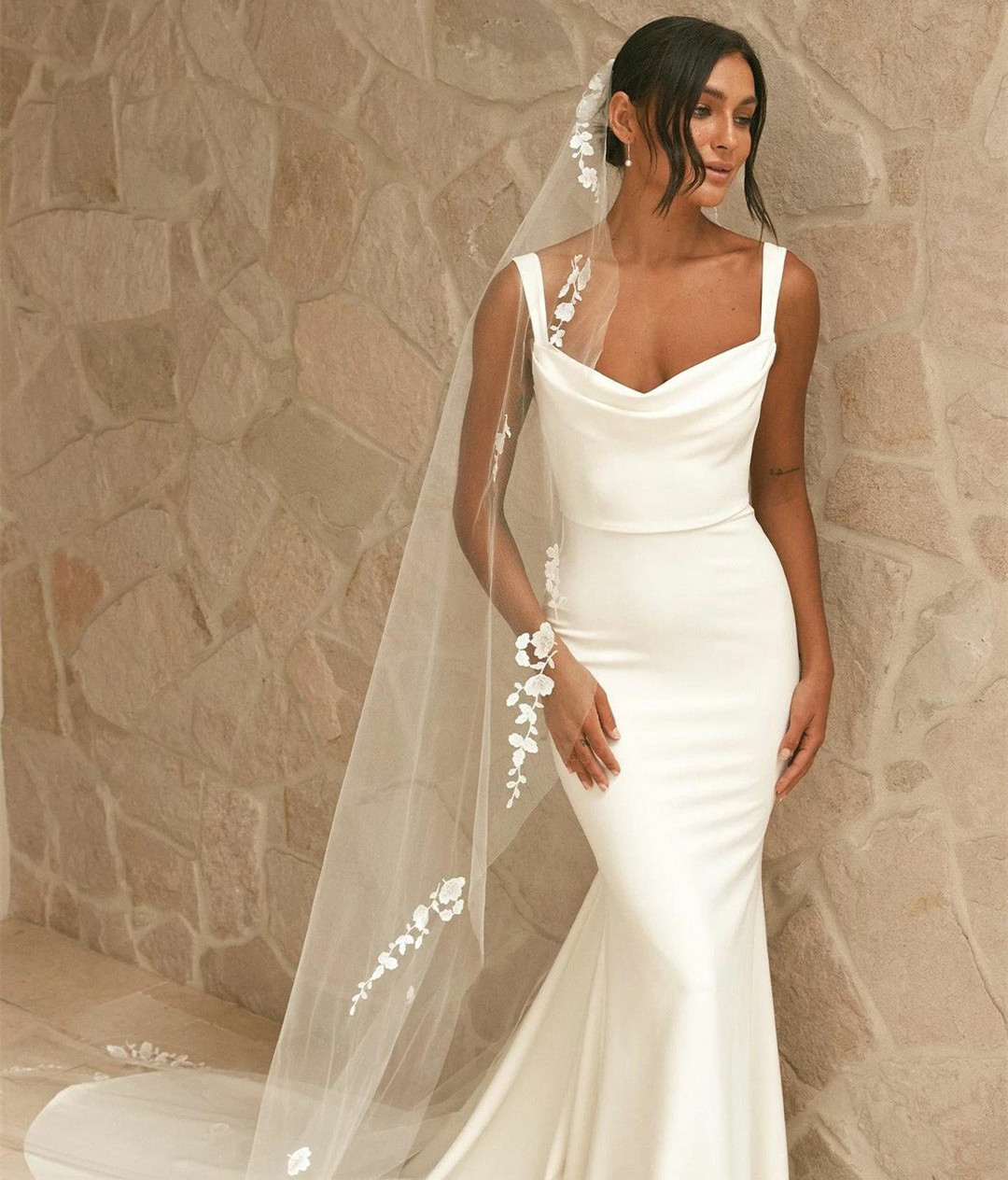 Elegant Long Mermaid Cowl Neck Wedding Dresses Trumpet Crepe Open Back Ivory Sweep Train Vestidos de Novia Abendkleid Bridal Gown for Women