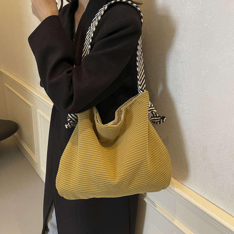 Contrasting Colors Interior Compartment Tote Sewing Thread Hot Sale Bags for Women Large Capacity Nylon Women's Handbags