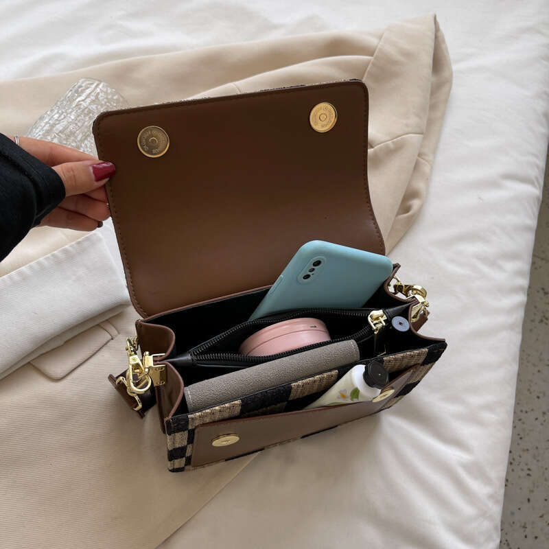2024 autumn new crossbody high-end feel bag, women's texture, fashionable checkerboard pattern, niche small square bag
