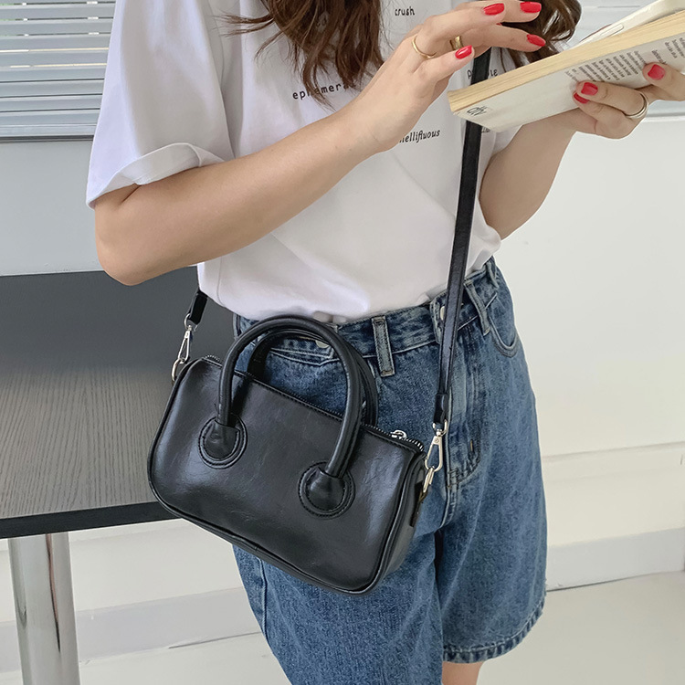 Women's new 2024 niche design armpit women's handbag crossbody shoulder bag bags