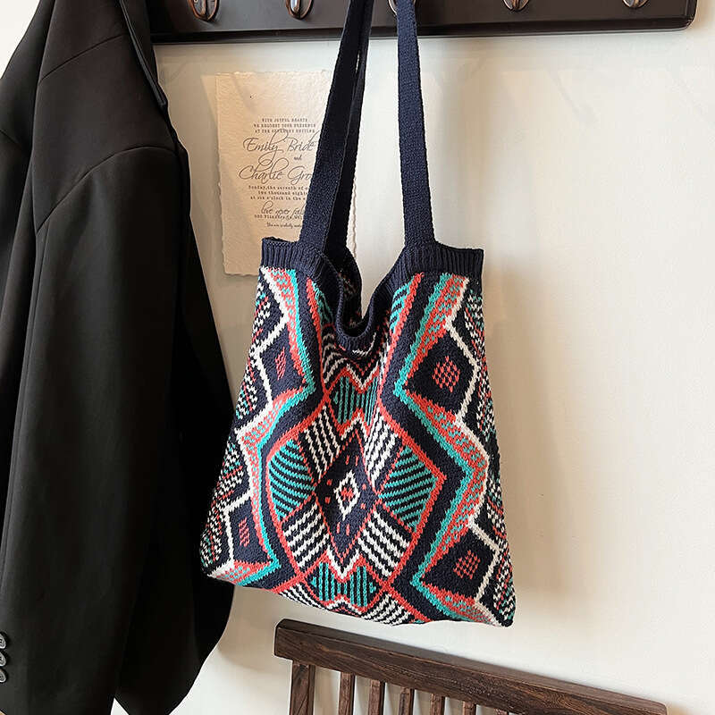 Lazy knitted yarn shoulder for women, 2024 autumn new item, ethnic style artistic versatile hand-held tote bag