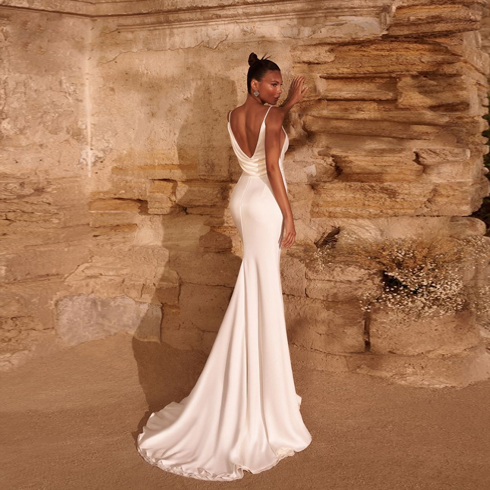 White Wedding Dresses Deep V Neck Spaghetti Strap Backless Wedding Gown Beaded Collar Satin Bride robe de mariee