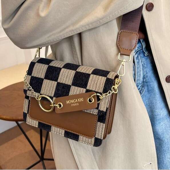 2024 autumn new crossbody high-end feel bag, women's texture, fashionable checkerboard pattern, niche small square bag