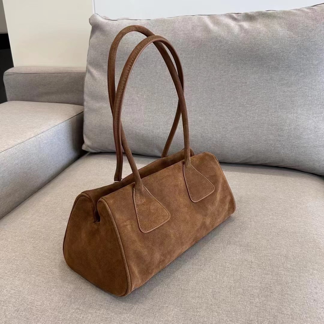 New Ins Chic Niche Stylish Pillow Bowg Tote Large Real Suede Cow Leather Women Shoulder Bag Long Handle Winter Handbag Suede Zipper Style BagVoyage
