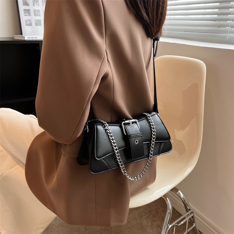 Solid Color Chain Shoulder hot Bag: Stylish PU Leather Crossbody Handbag for Women