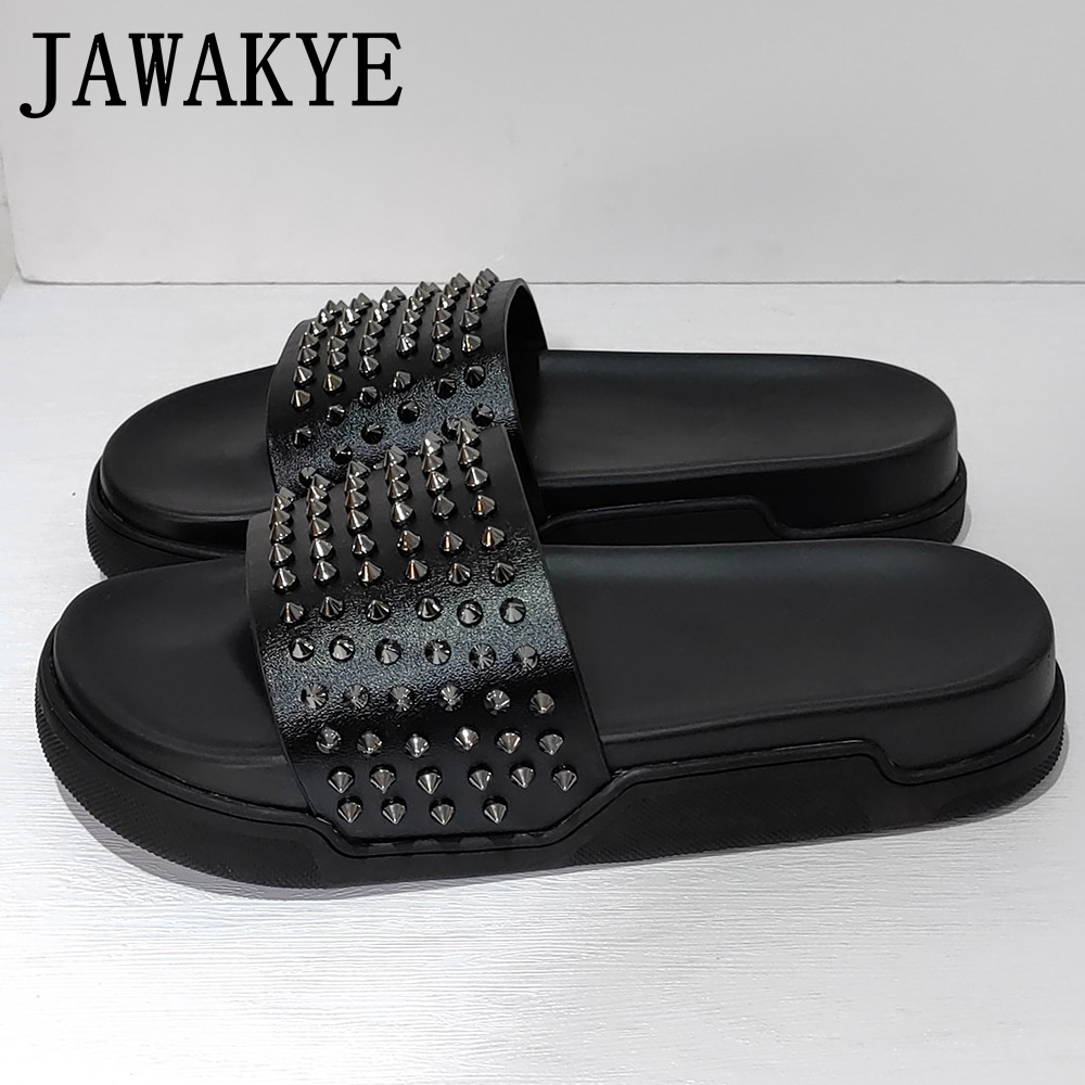 Summer 2022 Rivet Slippers Men Flats Slip On Platform Shoes Men Mules Beach Slides Designer Shoes For Men Black White Slippers