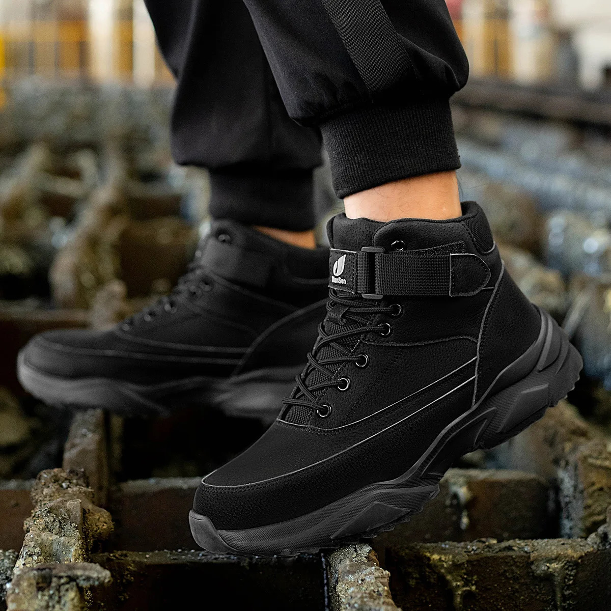 Safety Shoes Men Boots High Top Work Sneakers Steel Toe Cap Anti-smash Puncture-Proof work Boots Indestructible Shoes 241108