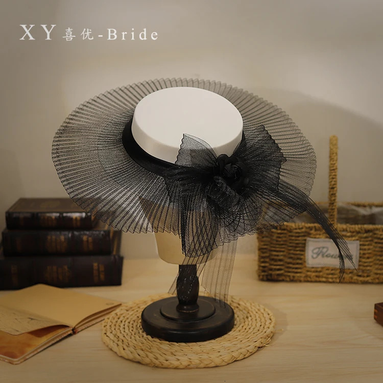 French Style Wide Mesh Brim Wedding Hat for Women White Satin Flat Fedora Cap Flower Bowknot Bride Formal Church Headpieces 240410