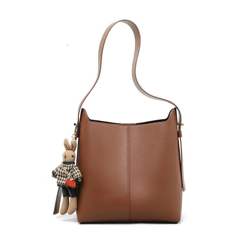 New niche women's crossbody genuine leather bucket bag, fashionable and versatile 2024 large capacity single shoulder armpit bag