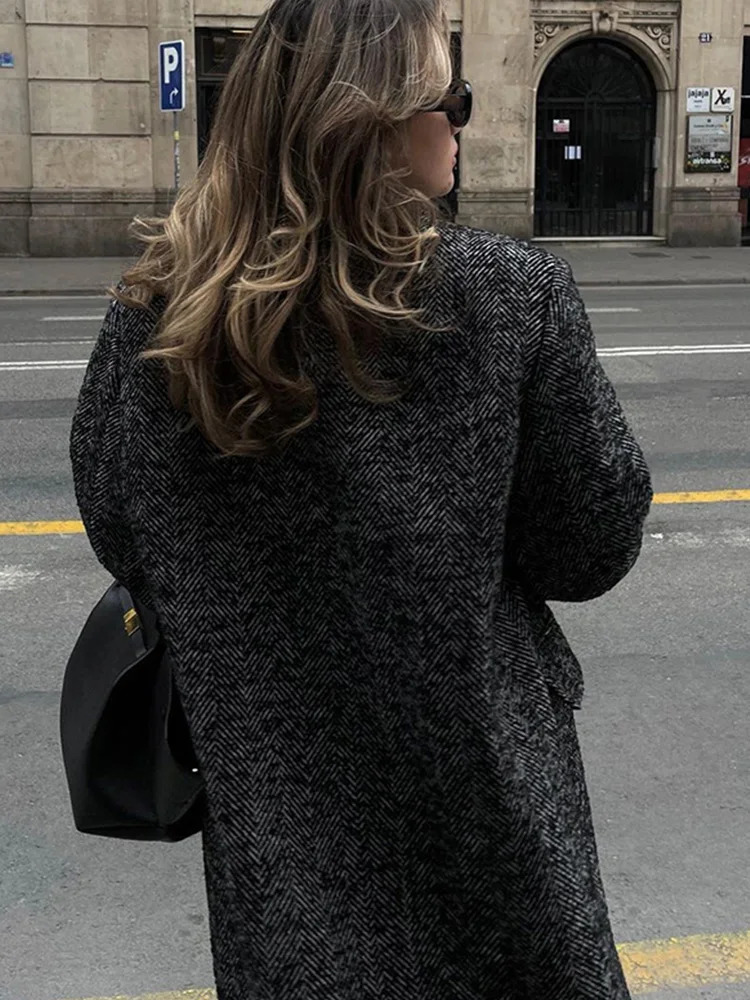 Womens herringbone woolen tweed coat fashionable long sleeved lapel coat double breasted high street coat 241108