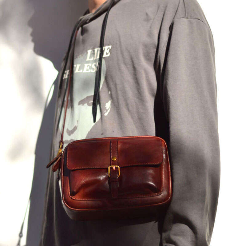 Vintage Leather Men's Crossbody Bag Small Square Bag Tanned Single Shoulder Japanese Top Layer Cowhide Messeng