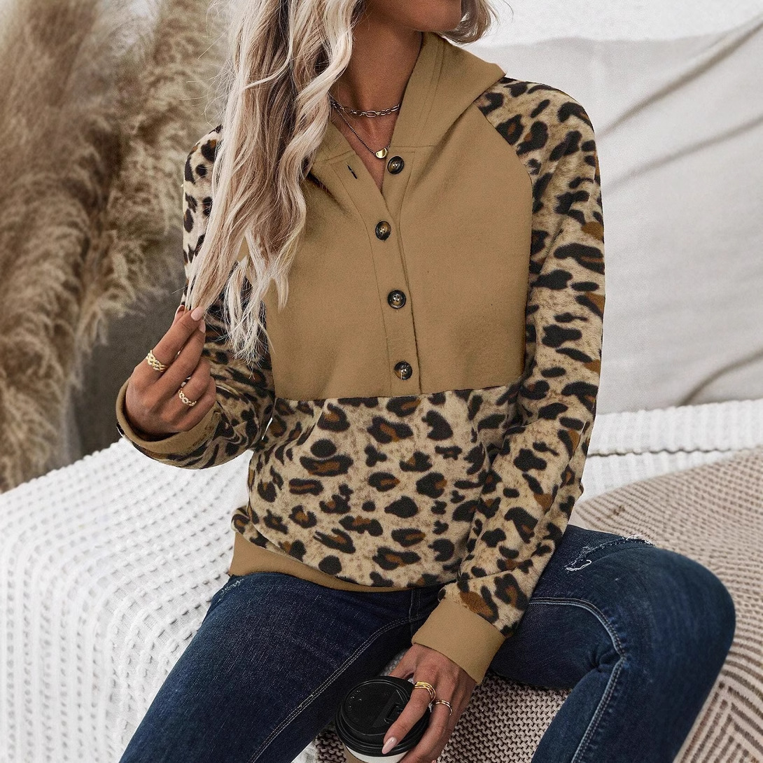 Designer's fashionable and versatile leopard print long sleeved top women, autumn new style pullover hooded sweatshirt for women