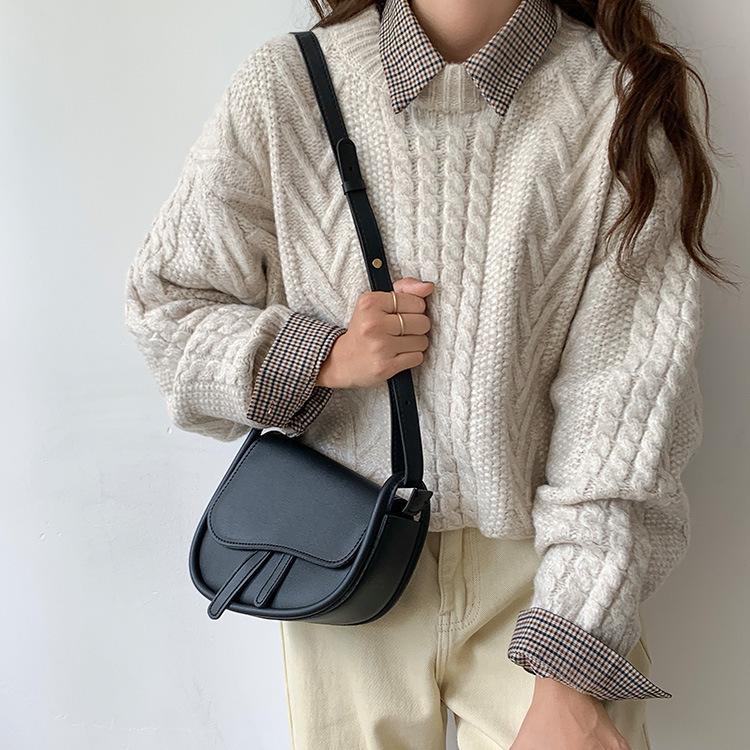 Designer Crossbody Sling Ladies: Stylish Women's Shoulder Bag, Trendy Saddle Bag For Daily Use - Lightweight And Fashionable New Free Delivery De