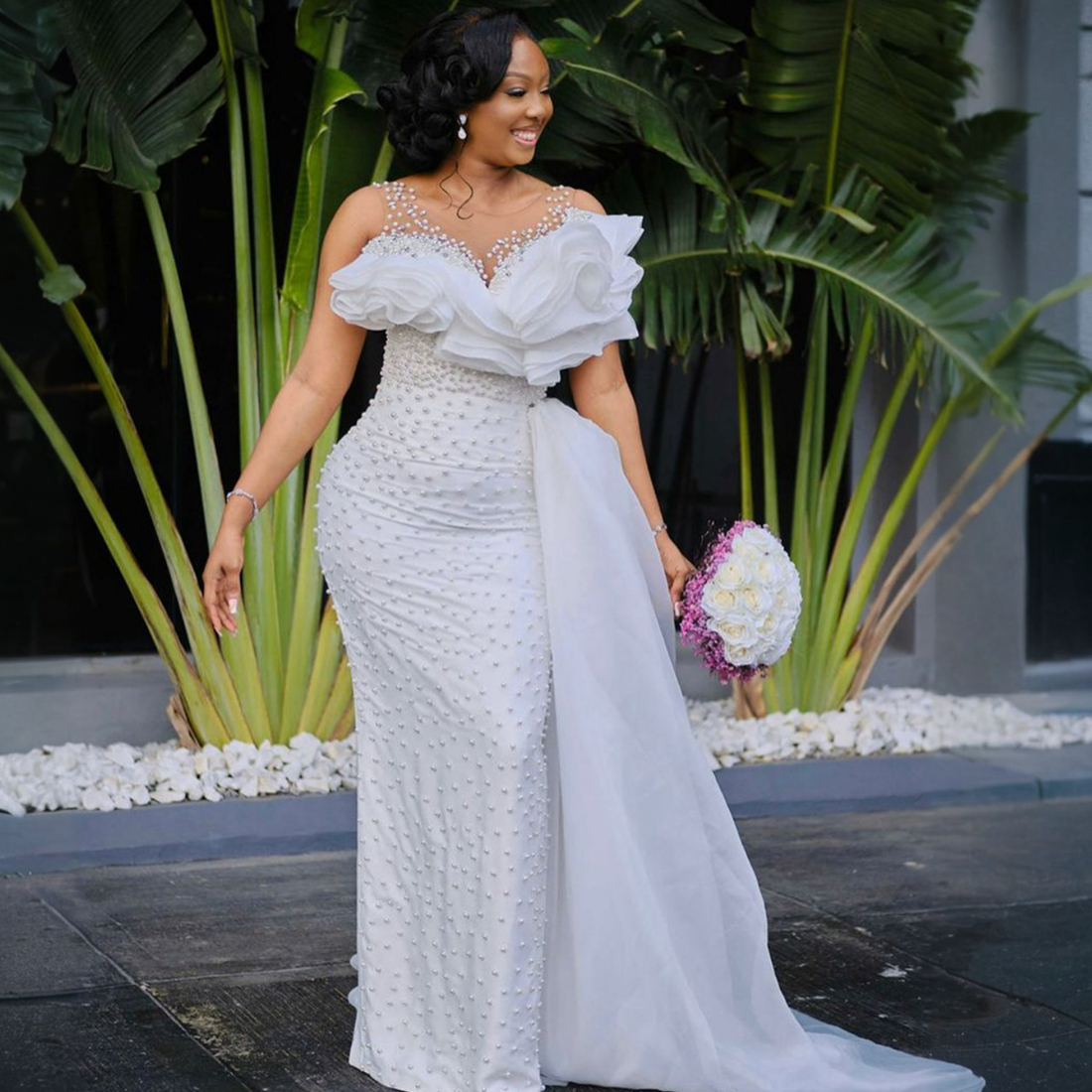 2024 Plus Size Mermaid Wedding Dress for Bride Illusion Bridal Gowns Sheer Neck Beaded Pearls Decorated Wedding Gowns for African Nigeria Black Women 