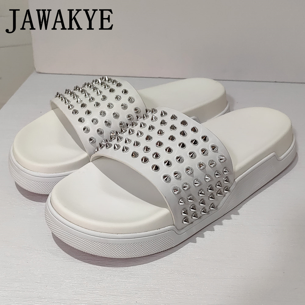 Summer 2022 Rivet Slippers Men Flats Slip On Platform Shoes Men Mules Beach Slides Designer Shoes For Men Black White Slippers