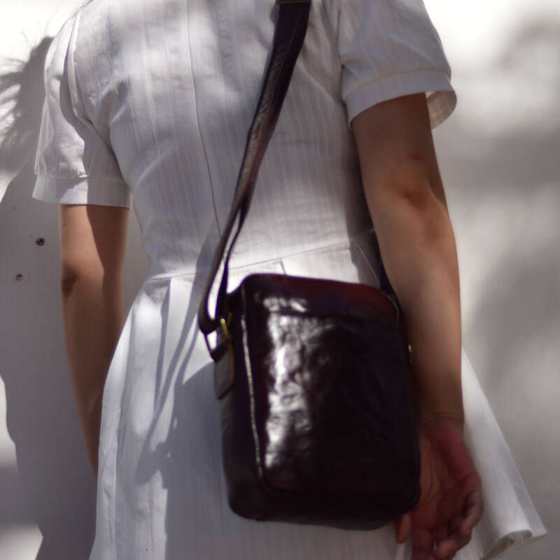 Vertical Crossbody Bag Durable Casual Unisex Business Shoulder Covering Plant Tanned Head Layer Cowhide High-Grade Texture