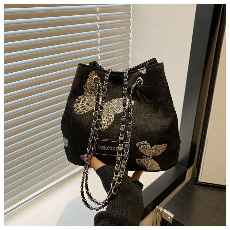 New Chinese style chain 2024 new winter trend butterfly print drawstring with personalized pleats crossbody bucket bag