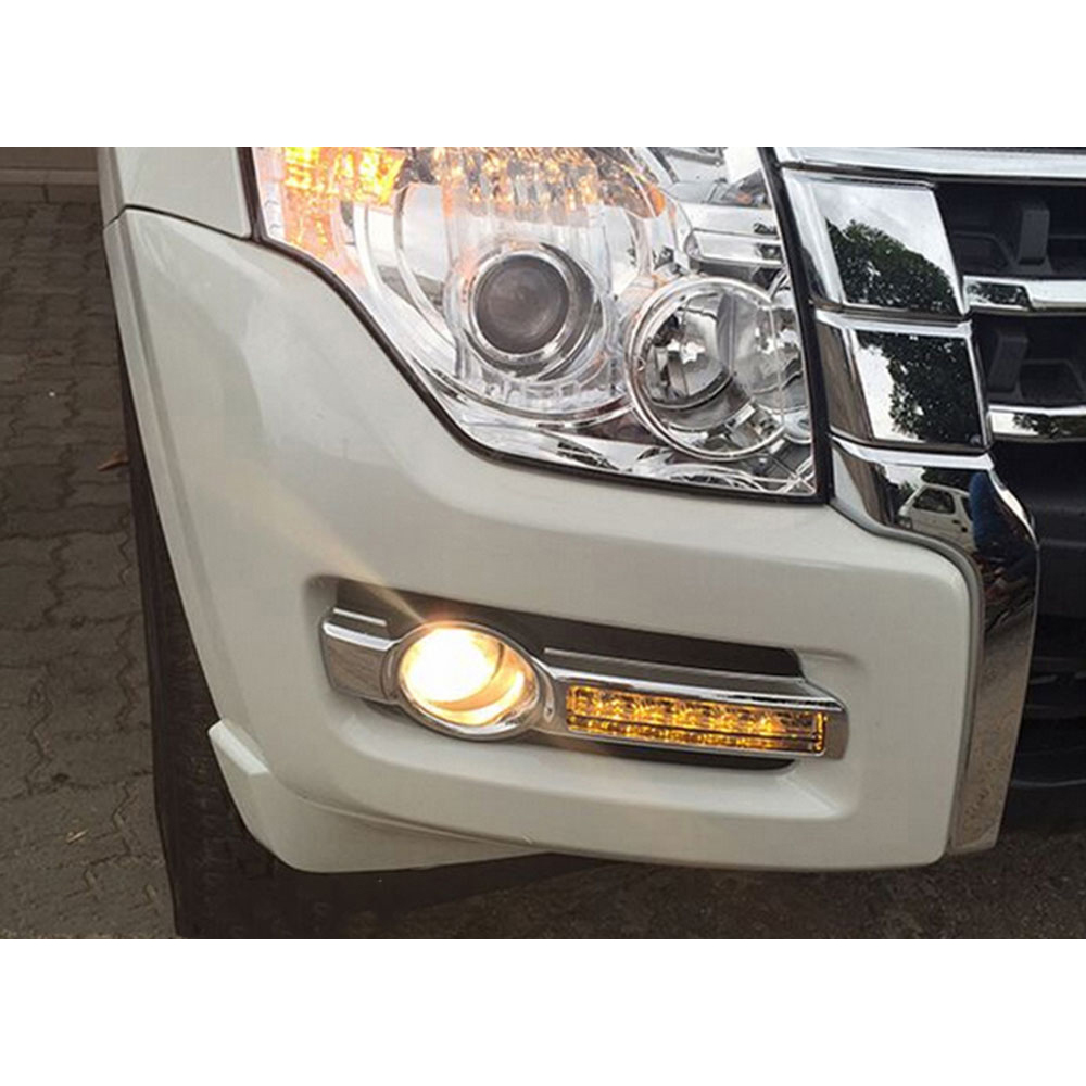 For Mitsubishi Pajero Montero 2015 2016 2017 2018 LED DRL Daytime driving Running Lights Daylight with turn signal Fog Lamp