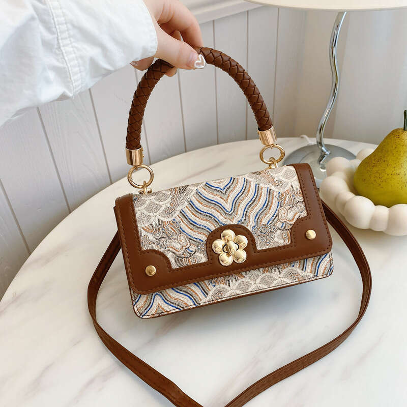 2024 Autumn New Embroidered Handheld Small Square for Women, Versatile Chinese Style Single Shoulder Crossbody Bag