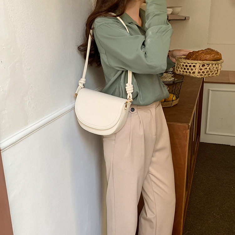 New 2024 fashionable with niche design single shoulder versatile women's bag