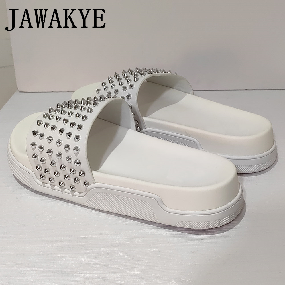 Summer 2022 Rivet Slippers Men Flats Slip On Platform Shoes Men Mules Beach Slides Designer Shoes For Men Black White Slippers