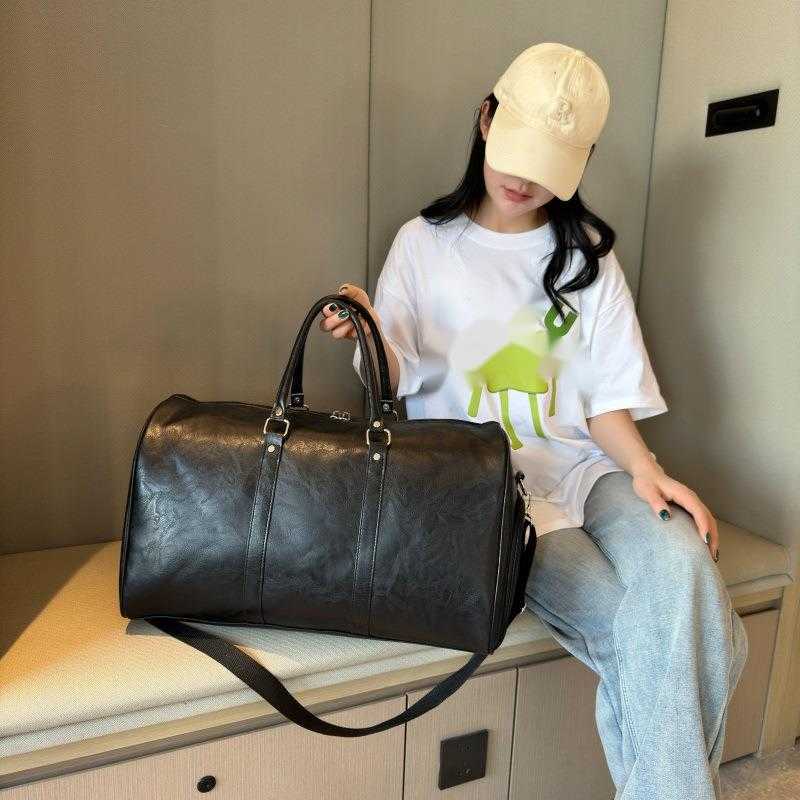 Large Capacity Travel Bag Dry and Wet Separation Independent Shoe Compartment Pu Texture Solid Color Versatile Mens and Womens Sports and Fitness Bag