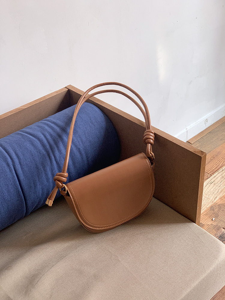 New 2024 fashionable with niche design single shoulder versatile women's bag