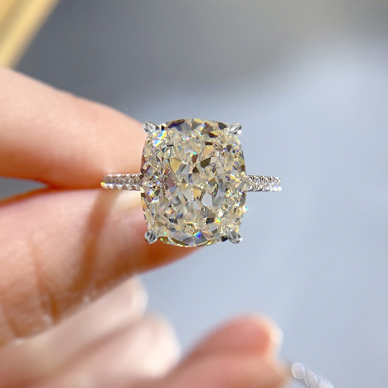 2024 Top Sell Genuine 100% 925 Sterling Silver Luxury Jewelry Narural White Moissanite Diamond Party Elegant Women Wedding Engagement Band Ring Gift